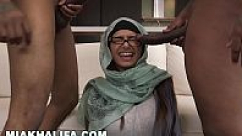 Mia Khalifa นางเอกสาวแว่นอิสลาม หนังโป๊ฝรั่งHD เย็ดสวิงกิ้งกับหนุ่มนิโกร Porn sex เอาควยตีหน้าแหกหีเย็ดหลายท่าโคตรเด็ด